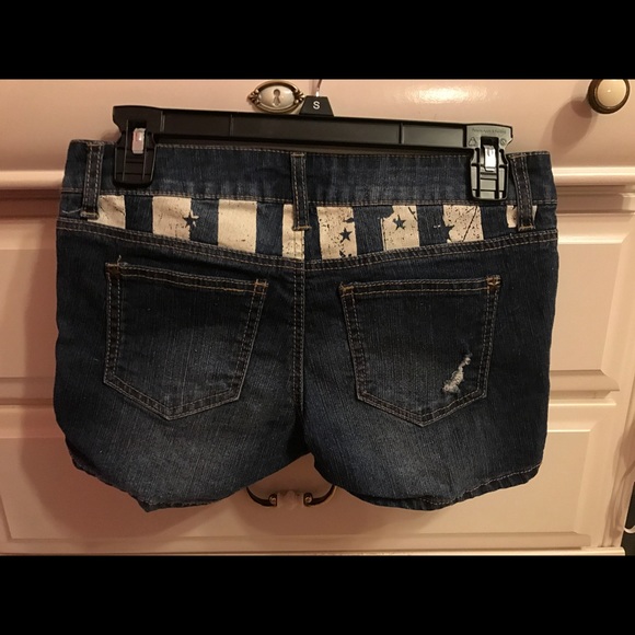Levi Stars and Stripes denim shorts - Picture 2 of 2